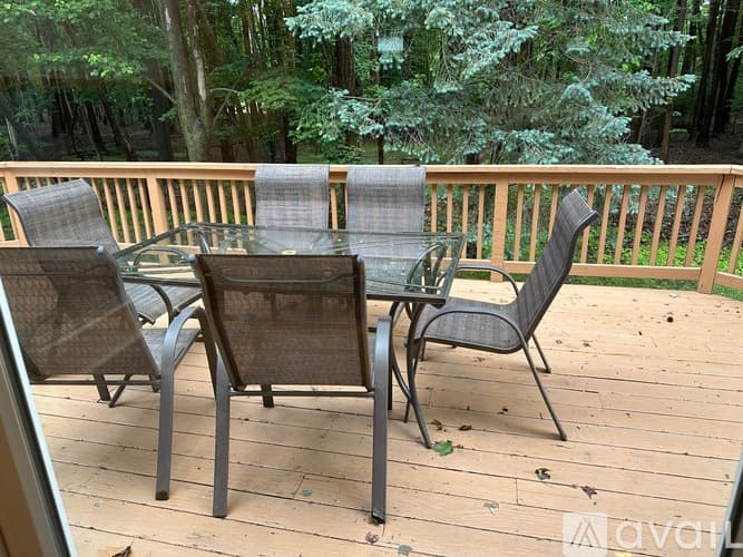 Holmdel House: 39 Durant Avenue