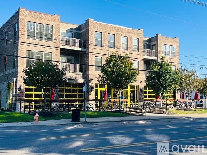 Columbus Apartment: 4560 North High Street