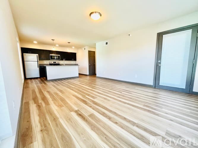Columbus Apartment: 4560 North High Street