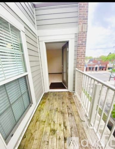 Columbus Apartment: 4560 North High Street