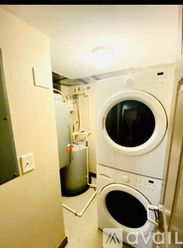 Columbus Apartment: 4560 North High Street