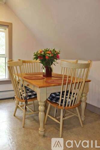 Conway Apartment: 2820 Conway Road