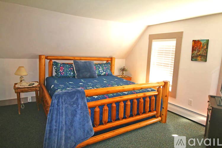Conway Apartment: 2820 Conway Road