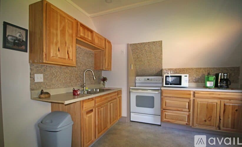 Conway Apartment: 2820 Conway Road
