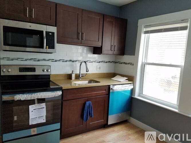 Boston Apartment: 64 Stockton St