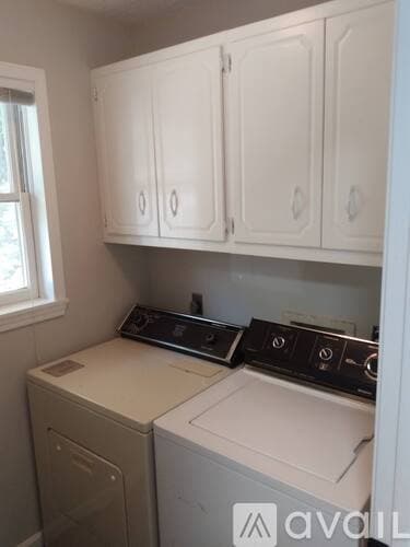 Dillard House: 355 Saddleback Cir