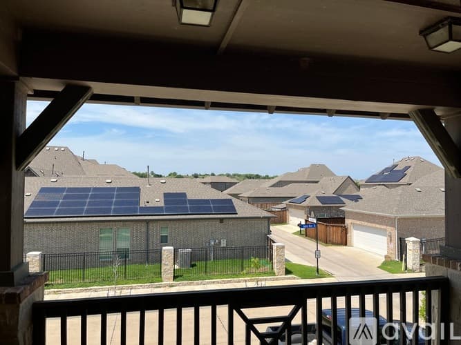 Arlington House: 1112 Amber Rose Way