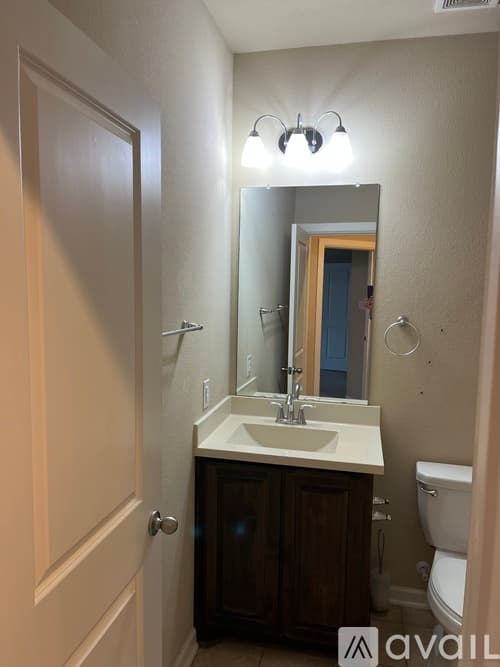 Arlington House: 1112 Amber Rose Way