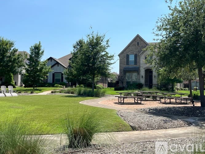 Arlington House: 1112 Amber Rose Way