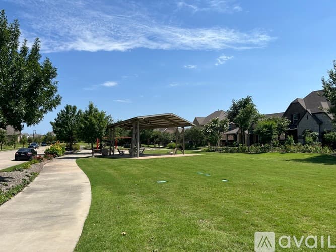 Arlington House: 1112 Amber Rose Way