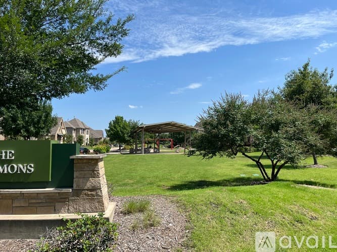 Arlington House: 1112 Amber Rose Way