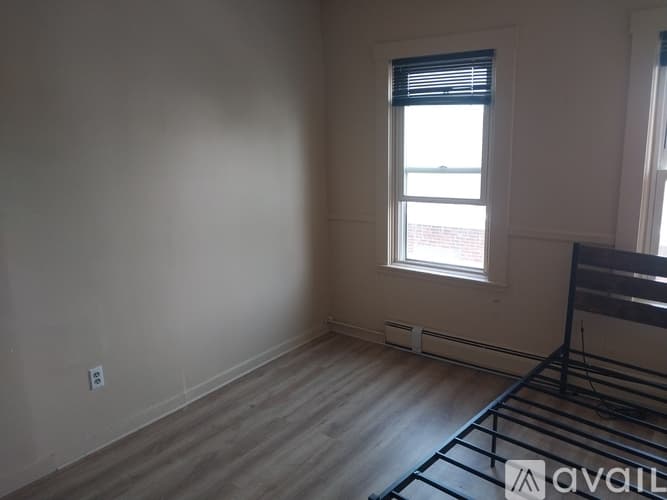 New Bedford Apartment: 116 County St