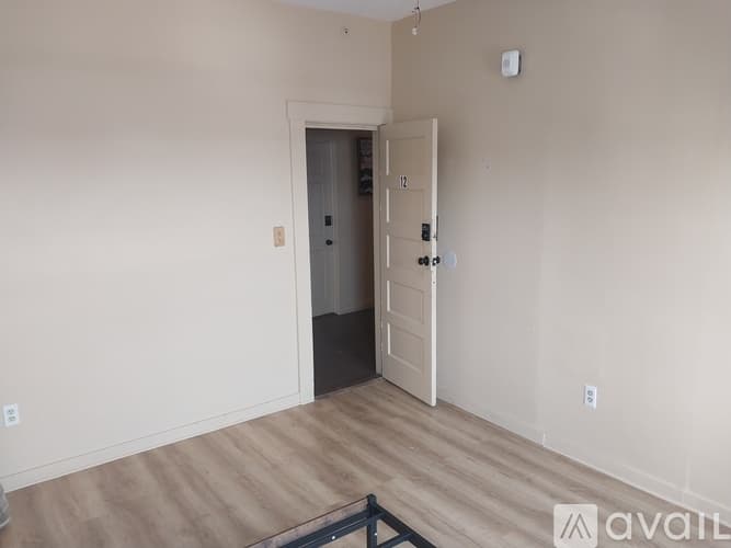 New Bedford Apartment: 116 County St