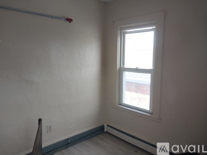 New Bedford Apartment: 116 County St