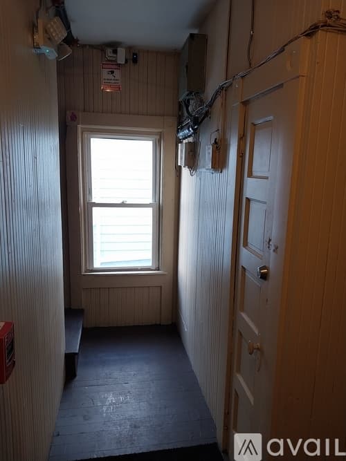 New Bedford Apartment: 116 County St