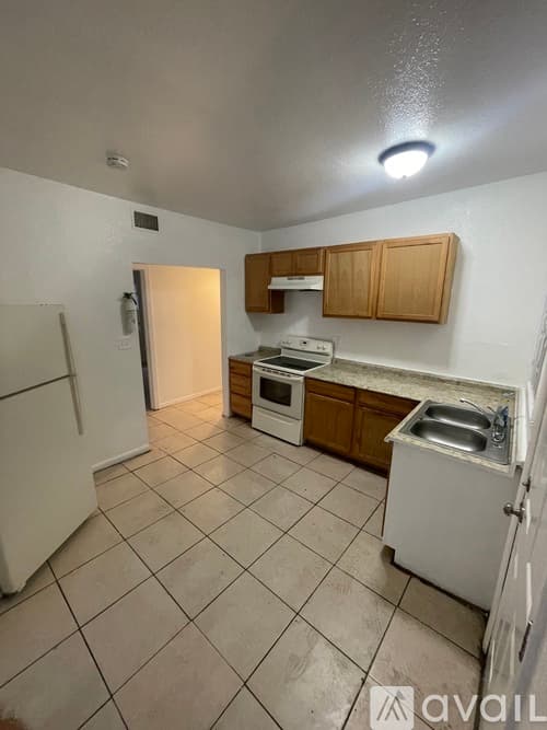 Jacksonville House: 4520 Fairview St