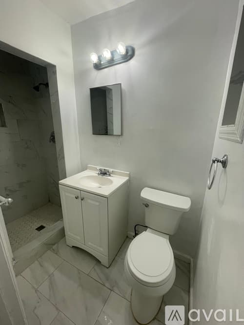 Jacksonville House: 4520 Fairview St