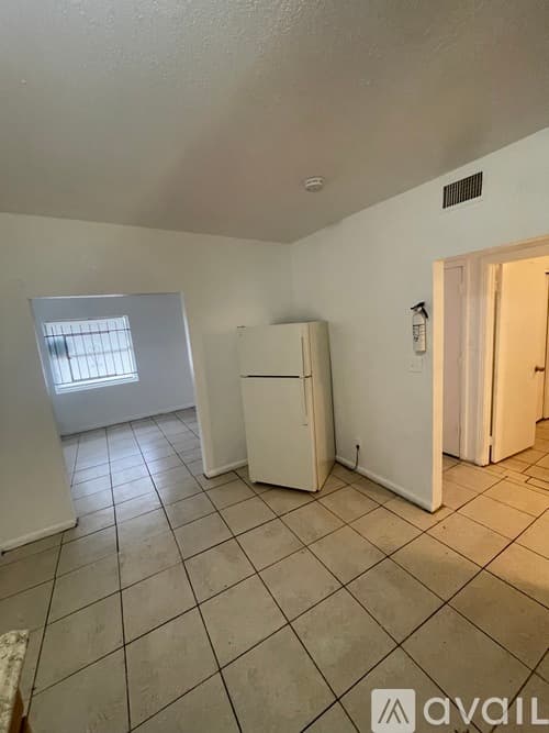 Jacksonville House: 4520 Fairview St