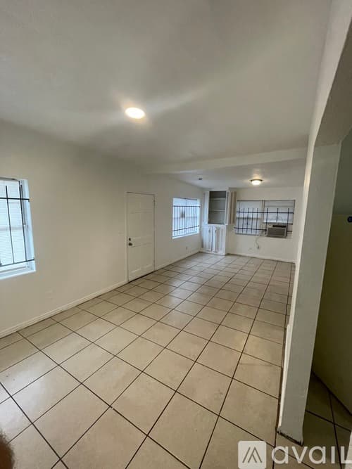 Jacksonville House: 4520 Fairview St