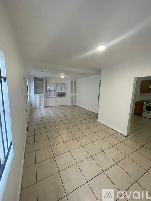 Jacksonville House: 4520 Fairview St