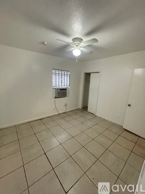 Jacksonville House: 4520 Fairview St