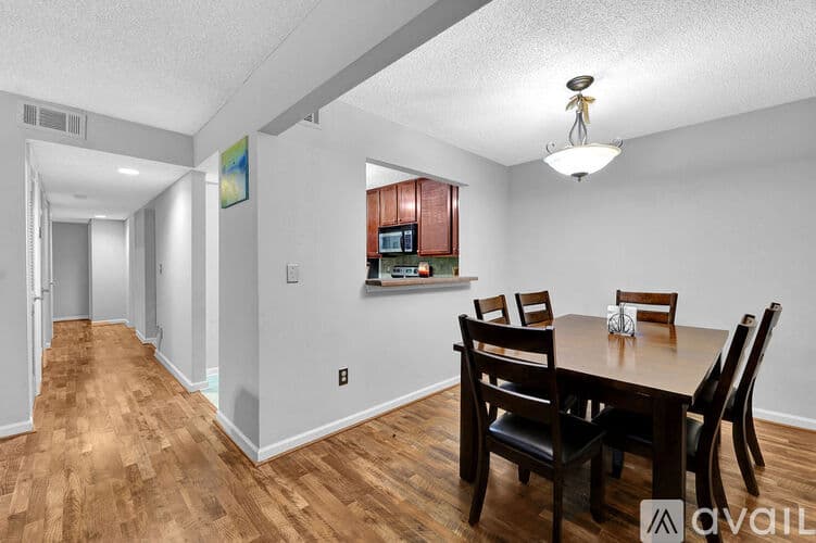 Brookhaven Condo: 3650 Ashford Dunwoody Road Northeast