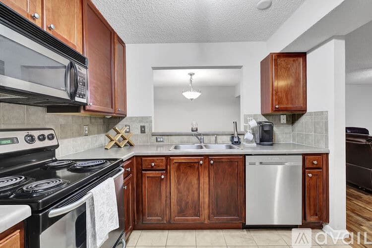 Brookhaven Condo: 3650 Ashford Dunwoody Road Northeast