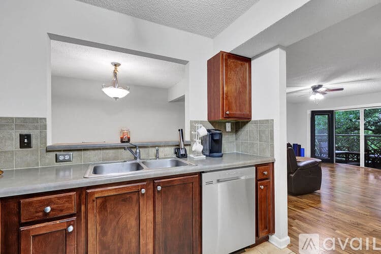Brookhaven Condo: 3650 Ashford Dunwoody Road Northeast