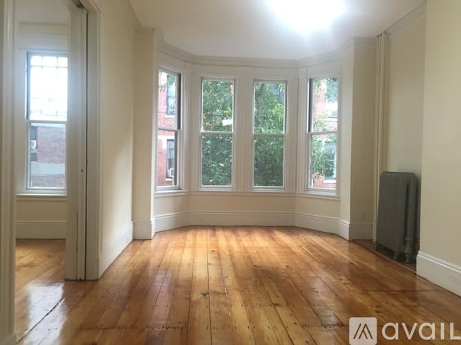 Boston Apartment: 34 Isabella St