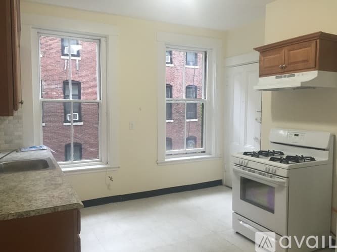 Boston Apartment: 34 Isabella St