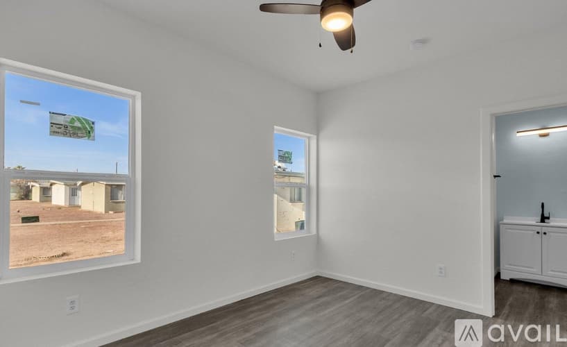 Buckeye Apartment: 220 4th Avenue East