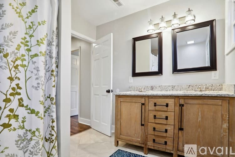 Atlanta House: 2225 Beecher Cir SW Blue