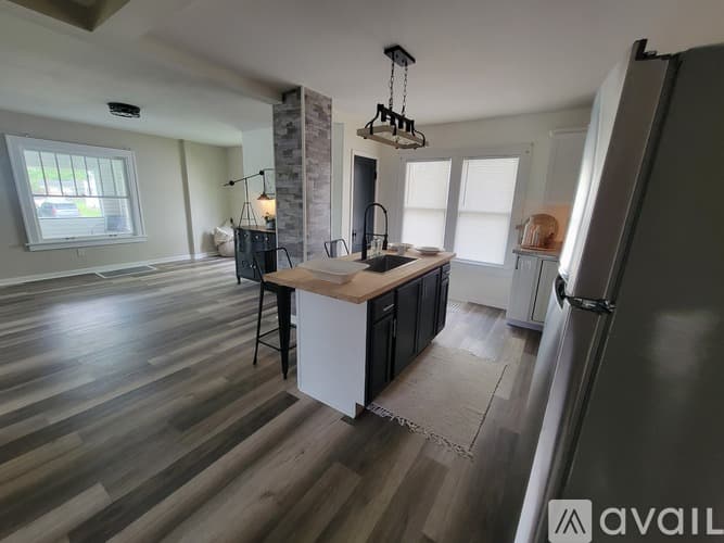 Lima House: 330 West Ashton Avenue