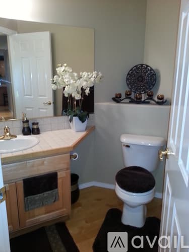 Lynnwood House: 214 195th Place Southwest
