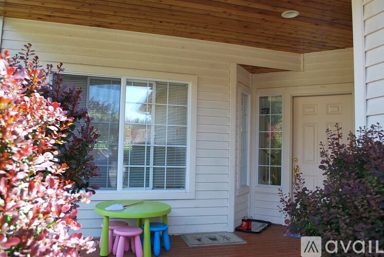 Lynnwood House: 214 195th Place Southwest