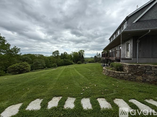 Litchfield House: 120 Looking Glass Hill Road