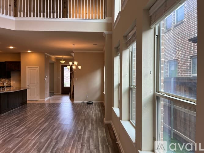 Arlington House: 1112 Amber Rose Way