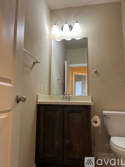 Arlington House: 1112 Amber Rose Way