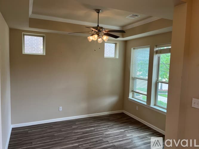 Arlington House: 1112 Amber Rose Way