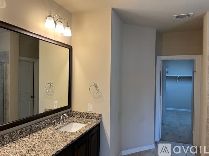 Arlington House: 1112 Amber Rose Way