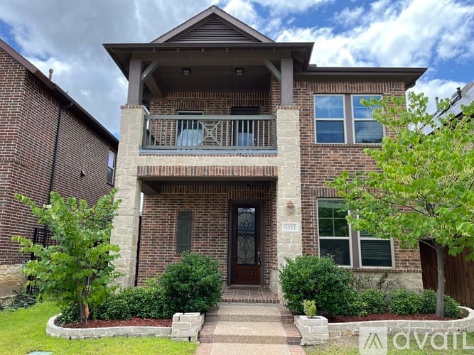 Arlington House: 1112 Amber Rose Way