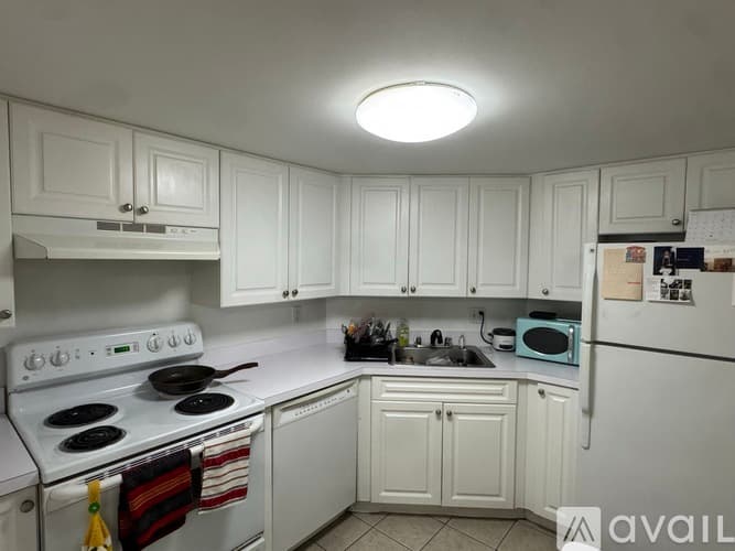 Brookline Apartment: 1539 Beacon St