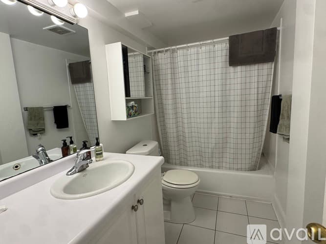 Brookline Apartment: 1539 Beacon St