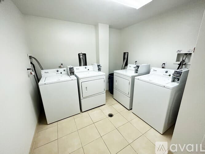 Dedham Apartment: 404 Whiting Ave