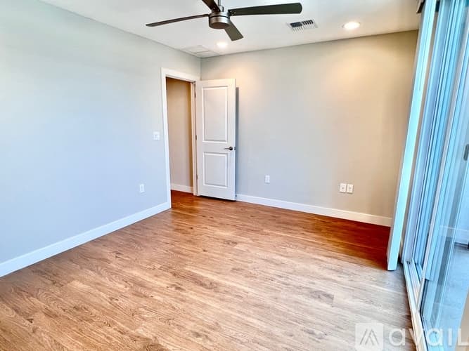 Phoenix Apartment: 915 E Missouri Ave