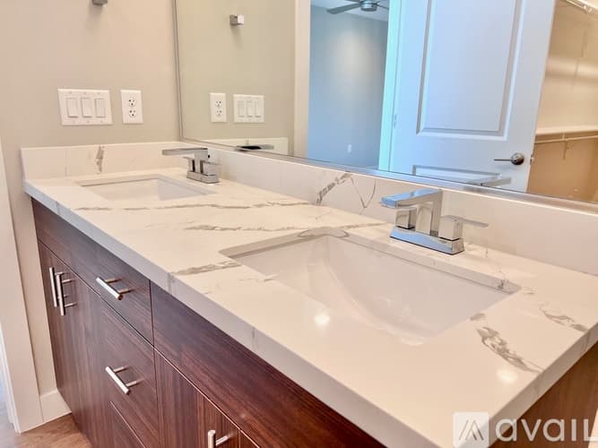 Phoenix Apartment: 915 E Missouri Ave