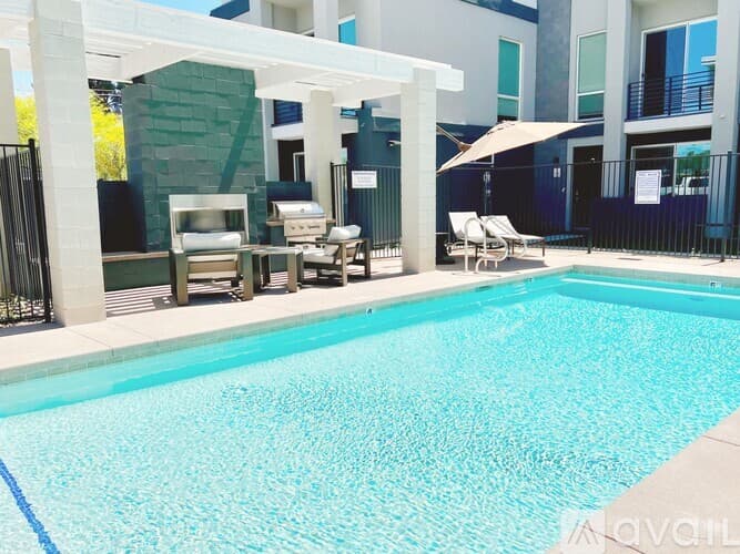 Phoenix Apartment: 915 E Missouri Ave