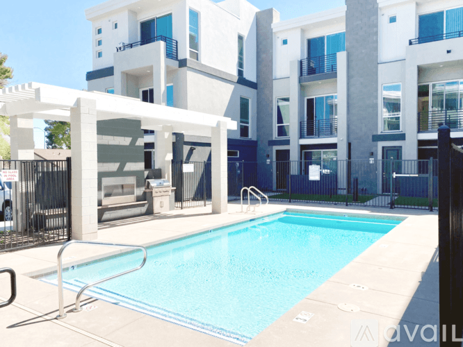Phoenix Apartment: 915 E Missouri Ave