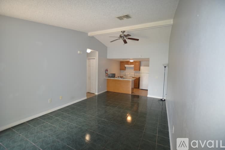 Spring Hill Apartment: 7947 Pinehurst Dr