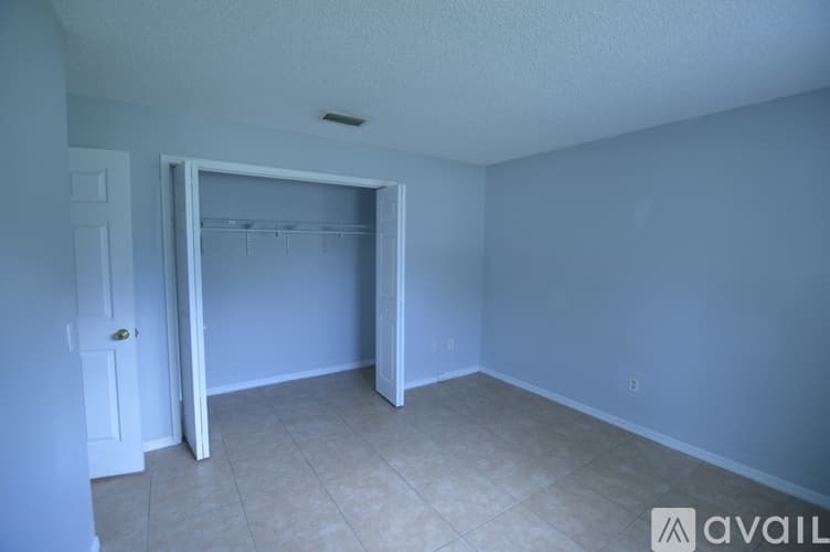 Spring Hill Apartment: 7947 Pinehurst Dr
